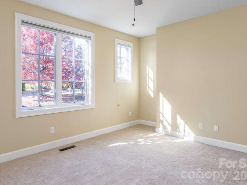 38 Chantilly Drive, Asheville, NC 28804.  MLS# CAR4320562, YatesRealty ID 6355. 