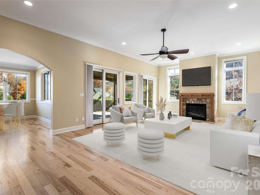 38 Chantilly Drive, Asheville, NC 28804.  MLS# CAR4320562, YatesRealty ID 6355. Virtually staged