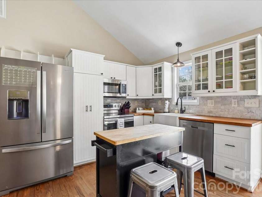 665 Edwards Road, Fort Lawn, SC 29714.  MLS# CAR4356538, YatesRealty ID 6356. 