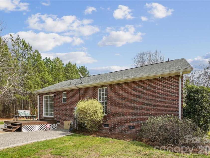 665 Edwards Road, Fort Lawn, SC 29714.  MLS# CAR4356538, YatesRealty ID 6356. 