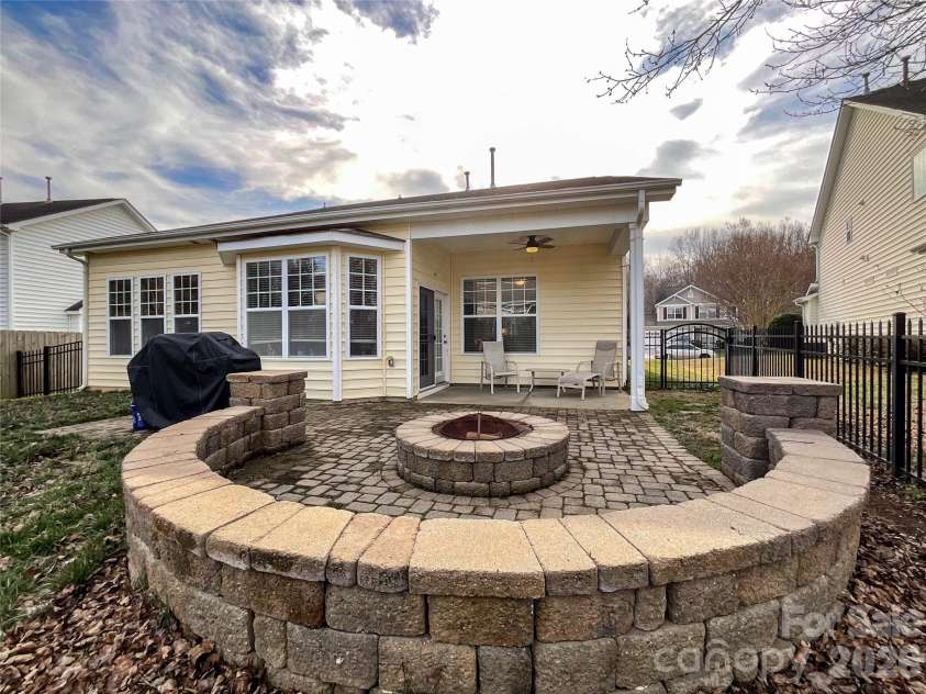 305 Sand Paver Way, Fort Mill, SC 29708.  MLS# CAR4344834, YatesRealty ID 6357. 