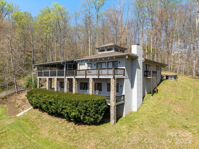 445 Country Club Drive, Canton, NC 28716.  MLS# CAR4240266, YatesRealty ID 6357. 445 Country Club Dr