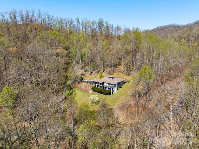 445 Country Club Drive, Canton, NC 28716.  MLS# CAR4240266, YatesRealty ID 6357. 445 Country Club Dr