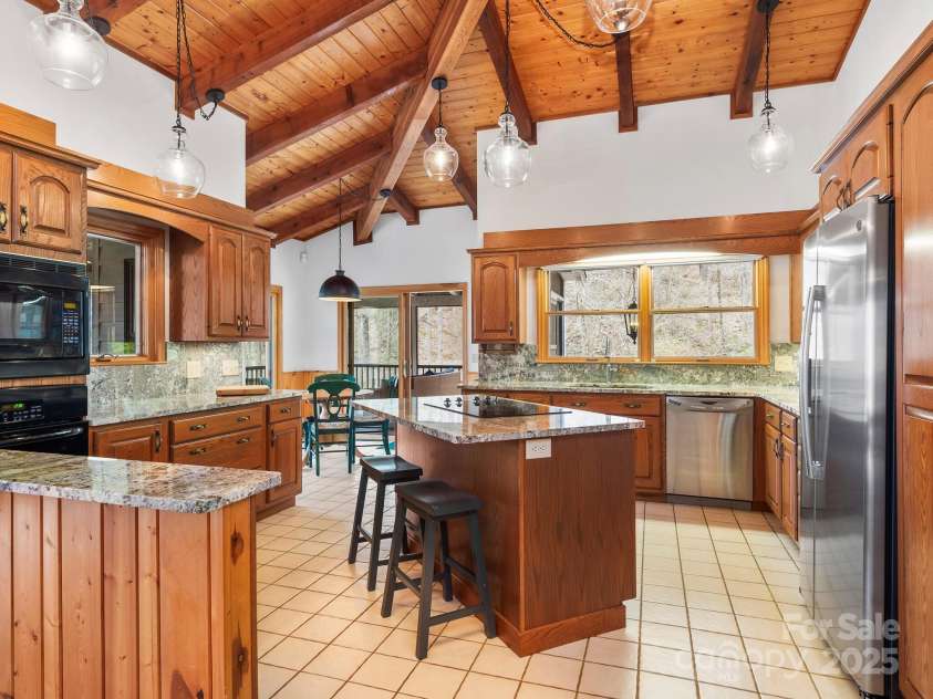 445 Country Club Drive, Canton, NC 28716.  MLS# CAR4240266, YatesRealty ID 6357. Kitchen