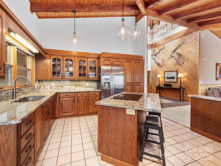 445 Country Club Drive, Canton, NC 28716.  MLS# CAR4240266, YatesRealty ID 6357. Kitchen