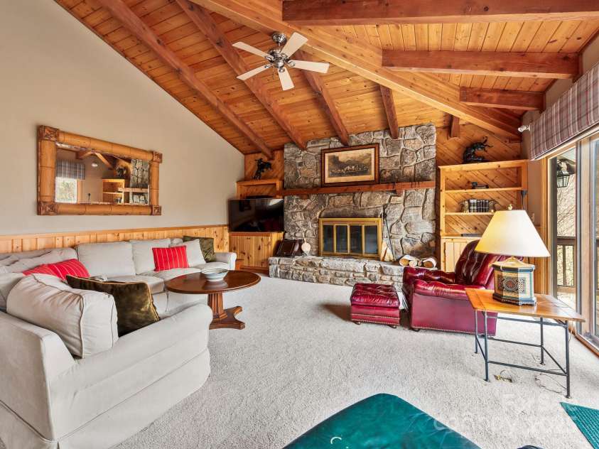 445 Country Club Drive, Canton, NC 28716.  MLS# CAR4240266, YatesRealty ID 6357. Living Room