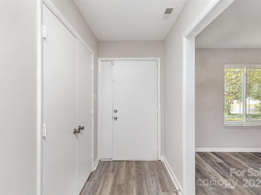 7212 Hackberry Lane, Charlotte, NC 28226.  MLS# CAR4235339, YatesRealty ID 6358. 
