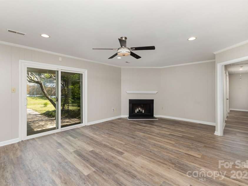 7212 Hackberry Lane, Charlotte, NC 28226.  MLS# CAR4235339, YatesRealty ID 6358. 