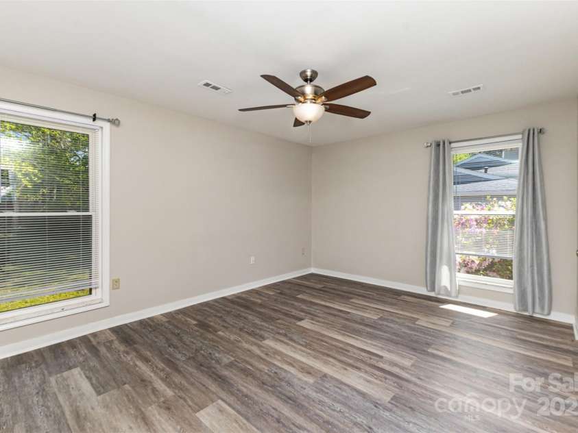 7212 Hackberry Lane, Charlotte, NC 28226.  MLS# CAR4235339, YatesRealty ID 6358. 