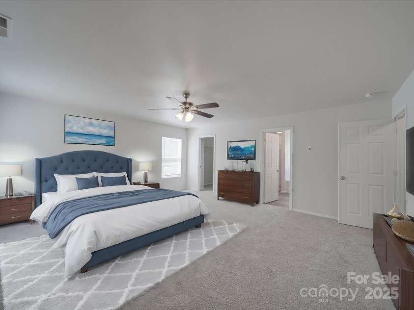 4018 Larkhaven Village Drive, Charlotte, NC 28215.  MLS# CAR4248378, YatesRealty ID 6360. 