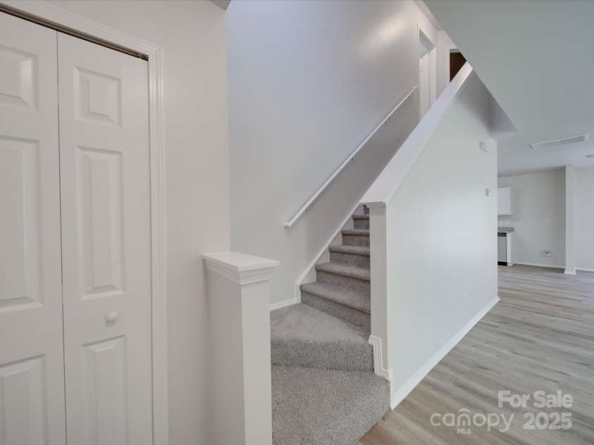 4018 Larkhaven Village Drive, Charlotte, NC 28215.  MLS# CAR4248378, YatesRealty ID 6360. 