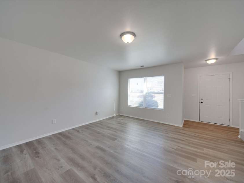 4018 Larkhaven Village Drive, Charlotte, NC 28215.  MLS# CAR4248378, YatesRealty ID 6360. 