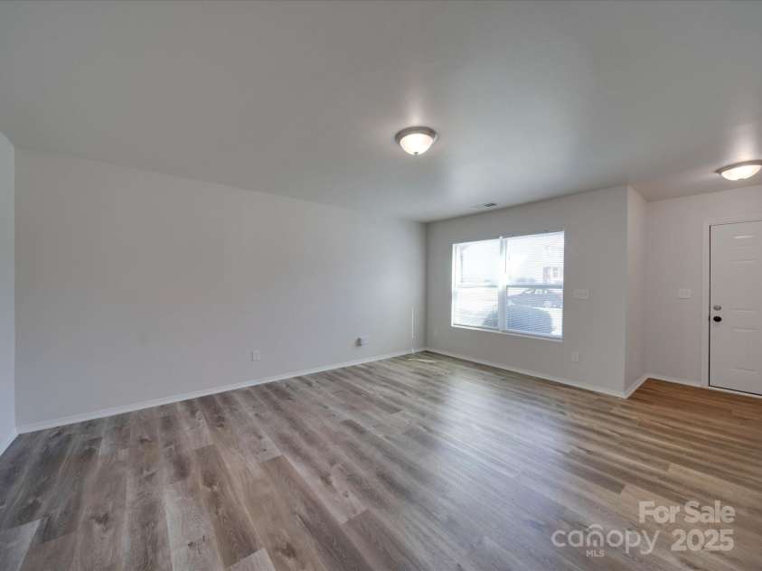 4018 Larkhaven Village Drive, Charlotte, NC 28215.  MLS# CAR4248378, YatesRealty ID 6360. 