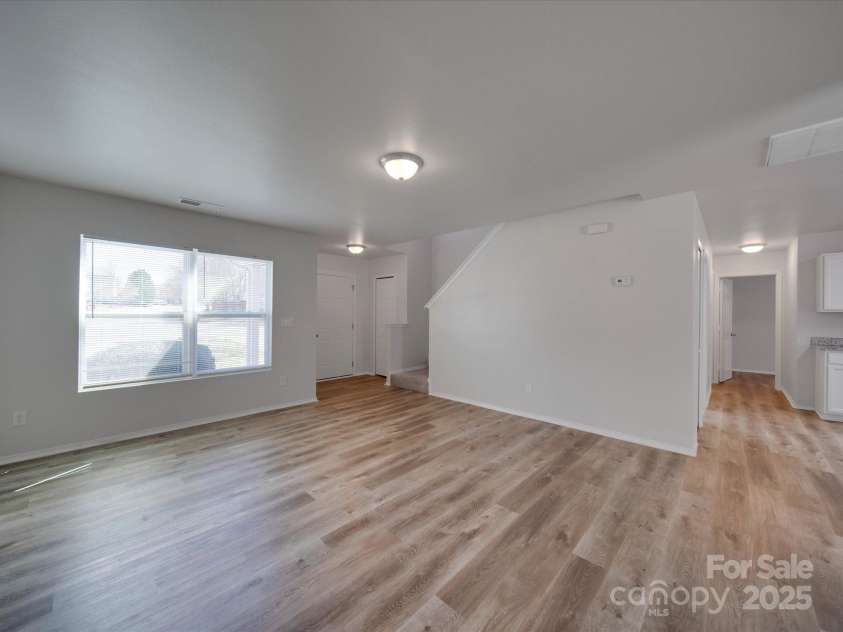 4018 Larkhaven Village Drive, Charlotte, NC 28215.  MLS# CAR4248378, YatesRealty ID 6360. 