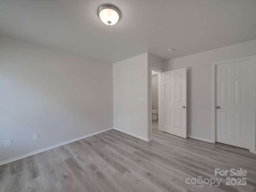 4018 Larkhaven Village Drive, Charlotte, NC 28215.  MLS# CAR4248378, YatesRealty ID 6360. 