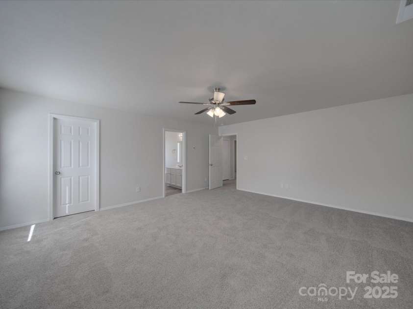 4018 Larkhaven Village Drive, Charlotte, NC 28215.  MLS# CAR4248378, YatesRealty ID 6360. 