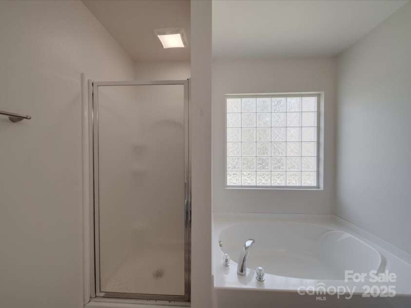 4018 Larkhaven Village Drive, Charlotte, NC 28215.  MLS# CAR4248378, YatesRealty ID 6360. 