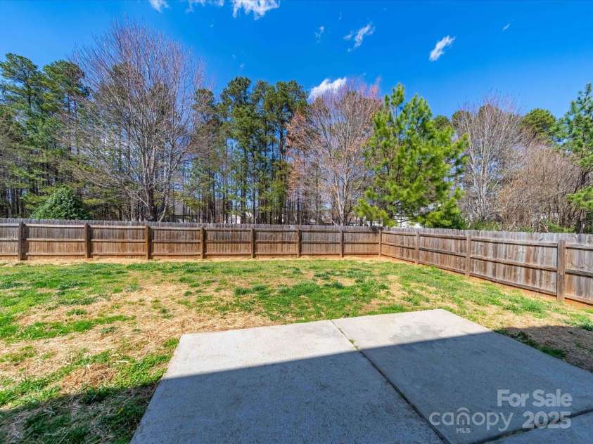 4018 Larkhaven Village Drive, Charlotte, NC 28215.  MLS# CAR4248378, YatesRealty ID 6360. 