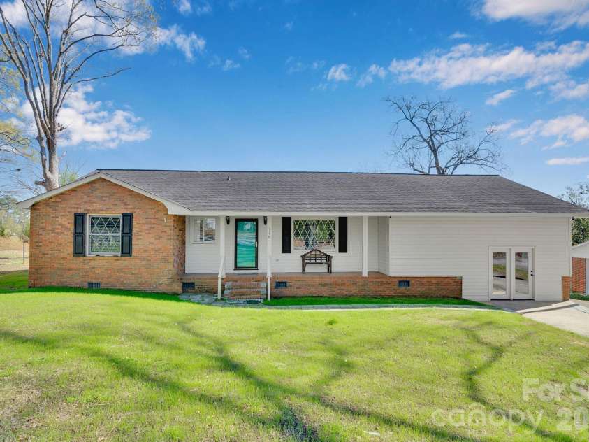 518 Melton Street, Chester, SC 29706.  MLS# CAR4357226, YatesRealty ID 6360. 
