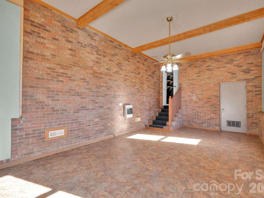 518 Melton Street, Chester, SC 29706.  MLS# CAR4357226, YatesRealty ID 6360. 