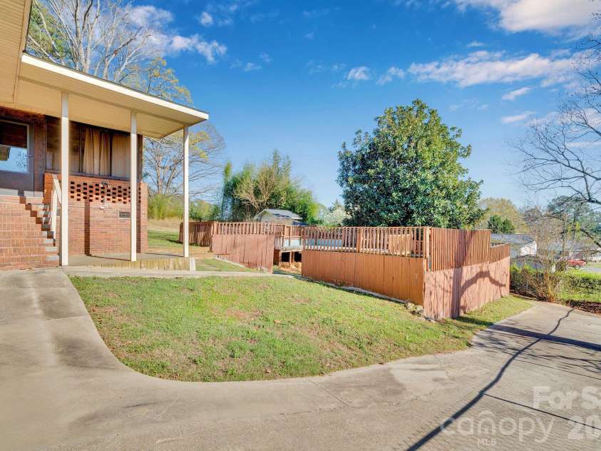 518 Melton Street, Chester, SC 29706.  MLS# CAR4357226, YatesRealty ID 6360. 