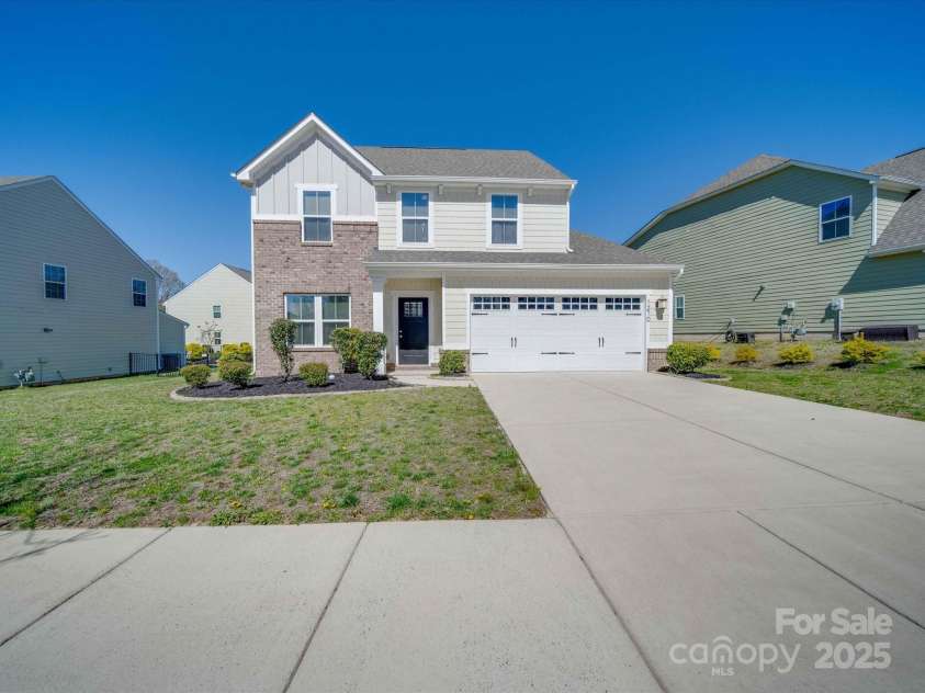 1210 Longwall Lane, Matthews, NC 28104.  MLS# CAR4248160, YatesRealty ID 6362. 