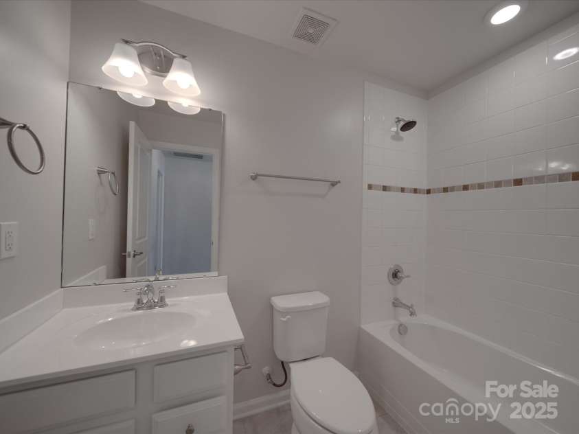 1210 Longwall Lane, Matthews, NC 28104.  MLS# CAR4248160, YatesRealty ID 6362. 