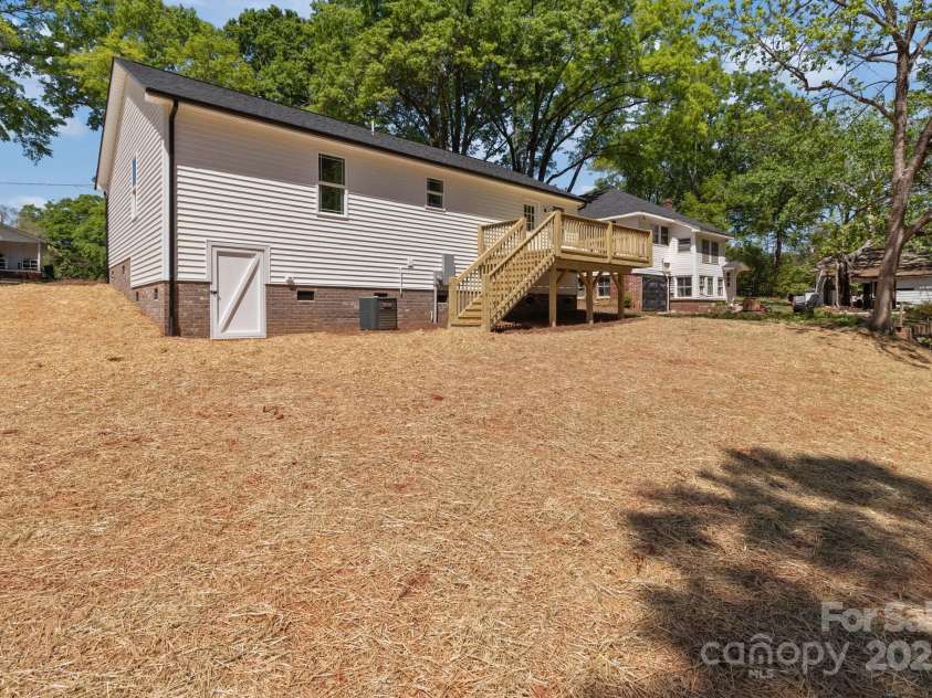 112 Cleveland Avenue, Albemarle, NC 28001.  MLS# CAR4248120, YatesRealty ID 6363. 