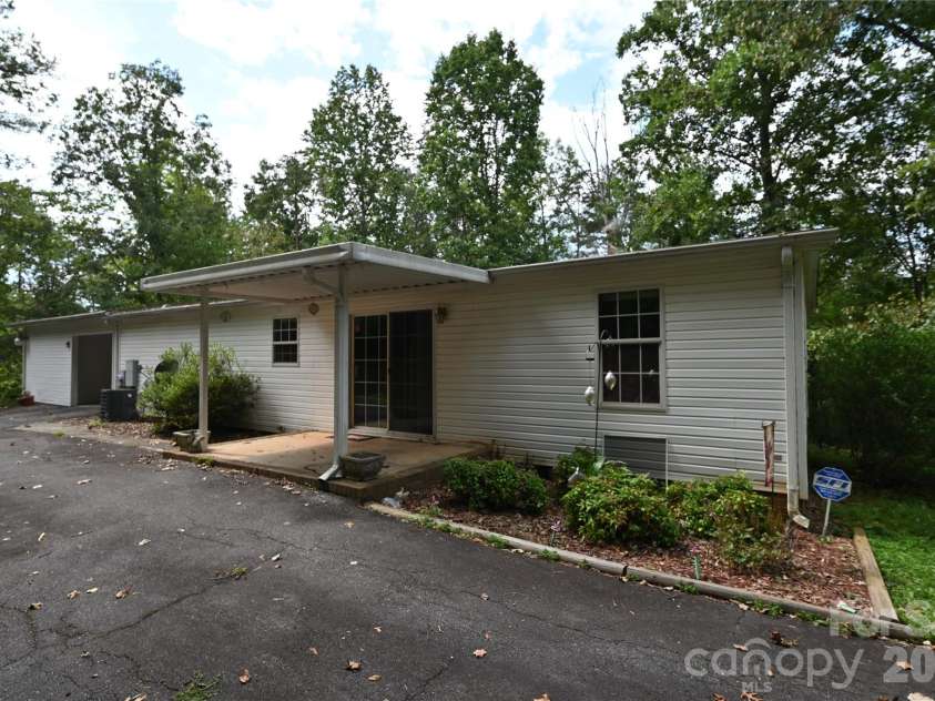 3435 Nelson Lane, Morganton, NC 28655.  MLS# CAR4420562, YatesRealty ID 6363. 