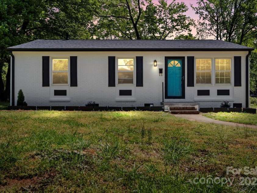 2515 Danforth Lane, Charlotte, NC 28208.  MLS# CAR4248441, YatesRealty ID 6364. 