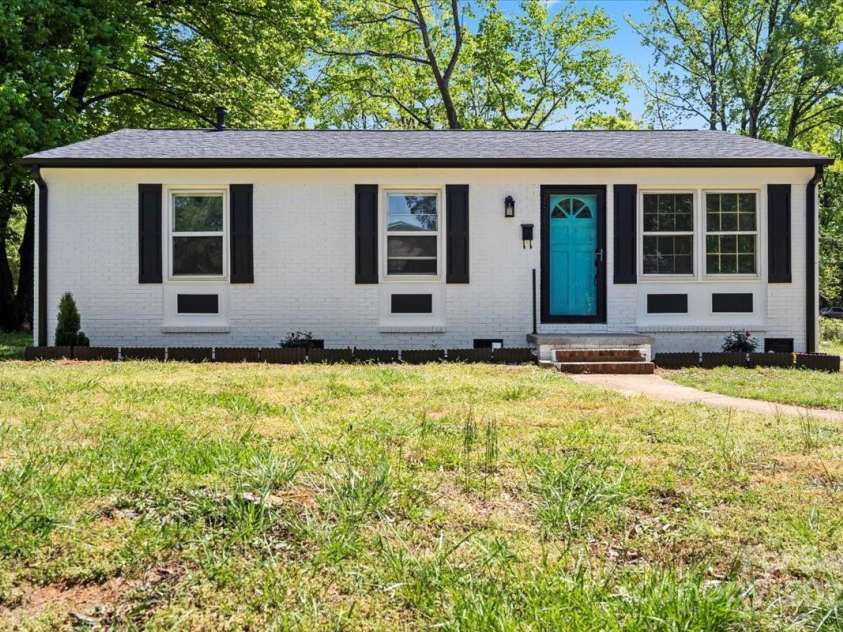 2515 Danforth Lane, Charlotte, NC 28208.  MLS# CAR4248441, YatesRealty ID 6364. 