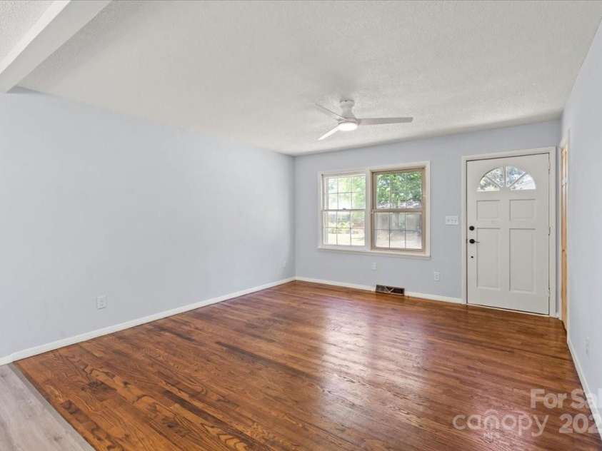 2515 Danforth Lane, Charlotte, NC 28208.  MLS# CAR4248441, YatesRealty ID 6364. 