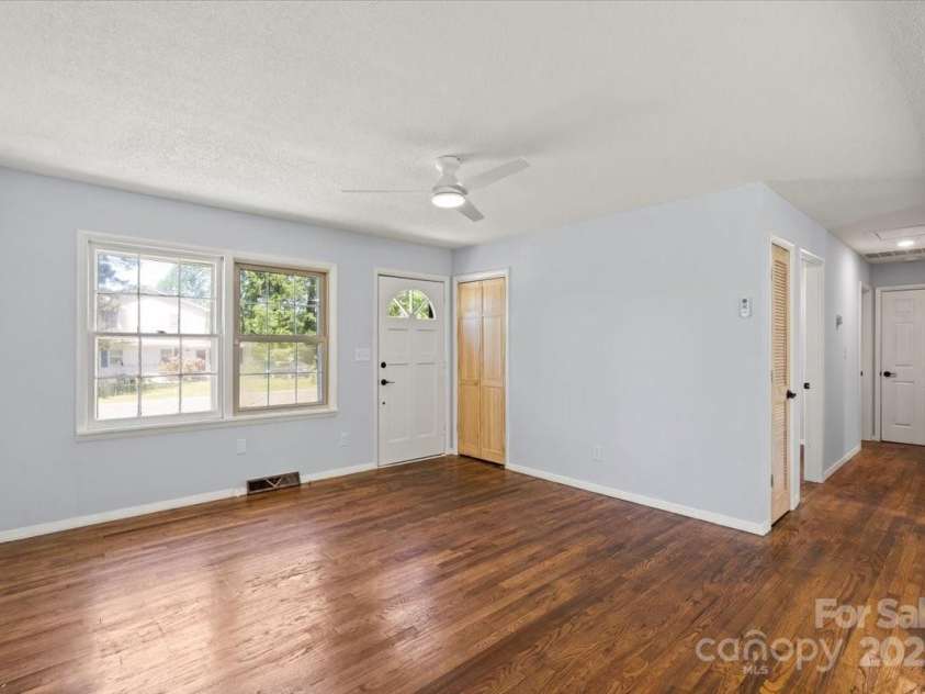 2515 Danforth Lane, Charlotte, NC 28208.  MLS# CAR4248441, YatesRealty ID 6364. 