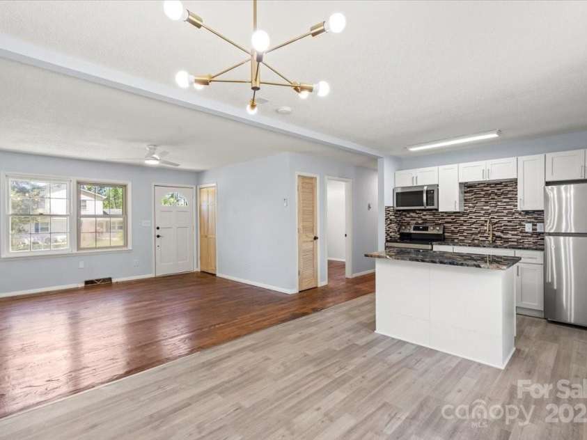 2515 Danforth Lane, Charlotte, NC 28208.  MLS# CAR4248441, YatesRealty ID 6364. 