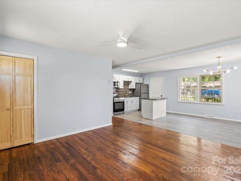 2515 Danforth Lane, Charlotte, NC 28208.  MLS# CAR4248441, YatesRealty ID 6364. 