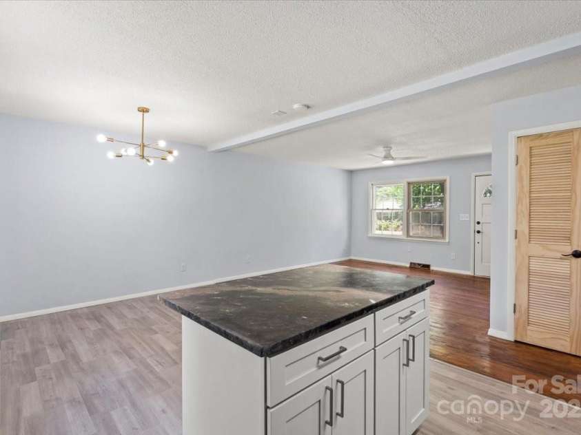 2515 Danforth Lane, Charlotte, NC 28208.  MLS# CAR4248441, YatesRealty ID 6364. 