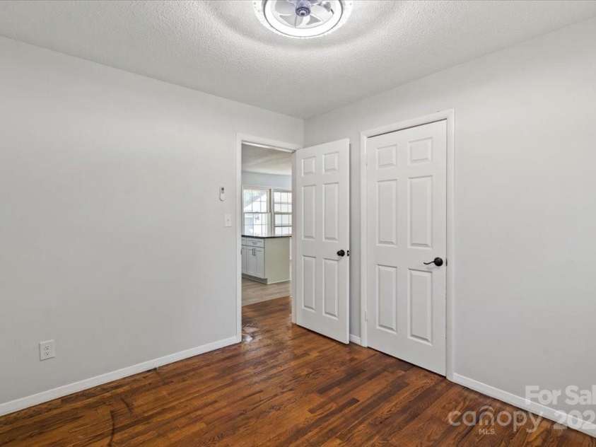 2515 Danforth Lane, Charlotte, NC 28208.  MLS# CAR4248441, YatesRealty ID 6364. 