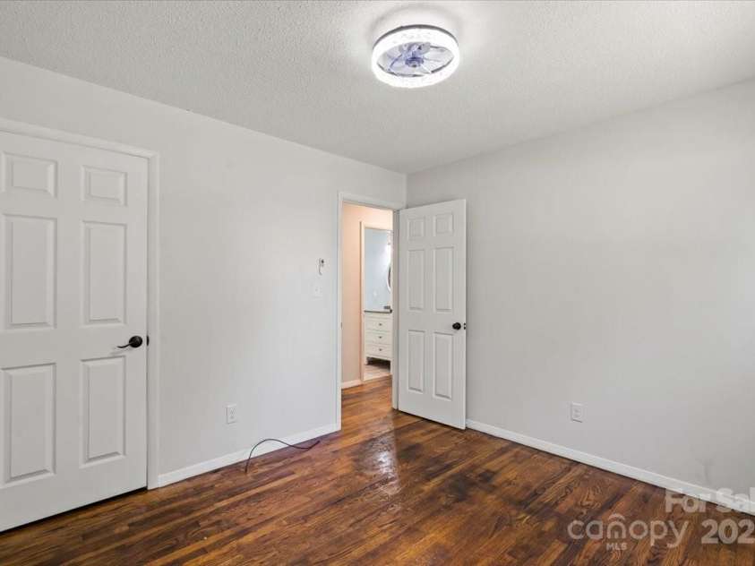 2515 Danforth Lane, Charlotte, NC 28208.  MLS# CAR4248441, YatesRealty ID 6364. 