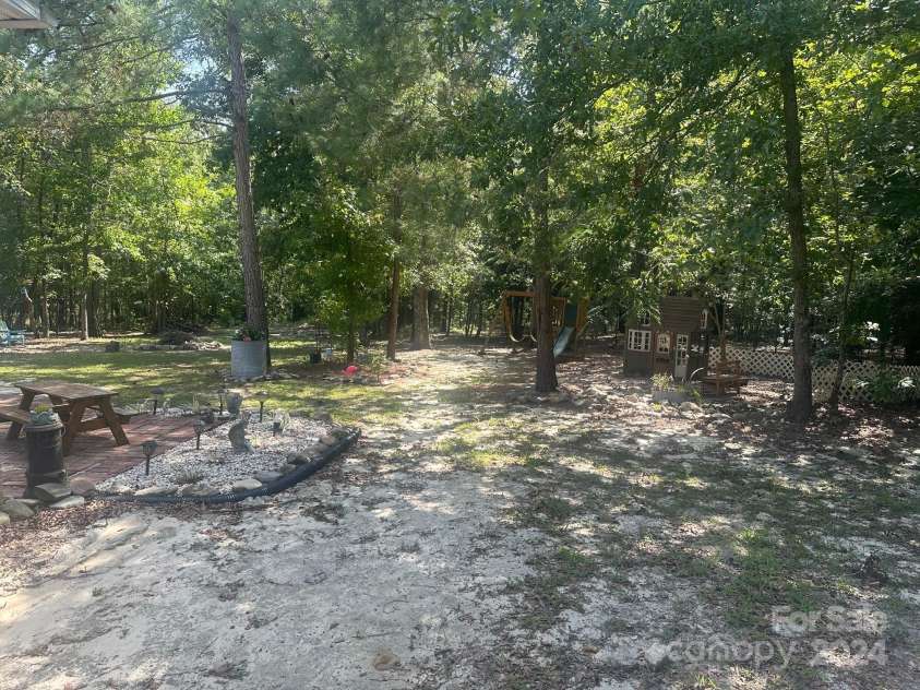 11 Random Tree Road, Kershaw, SC 29067.  MLS# CAR4176148, YatesRealty ID 6366. 