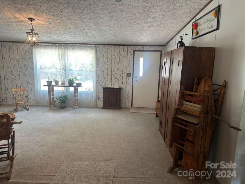 11 Random Tree Road, Kershaw, SC 29067.  MLS# CAR4176148, YatesRealty ID 6366. 