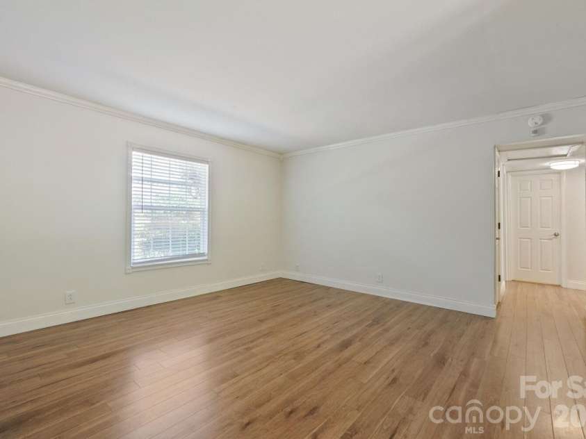 2610 Park Road, Charlotte, NC 28209.  MLS# CAR4383163, YatesRealty ID 6366. 
