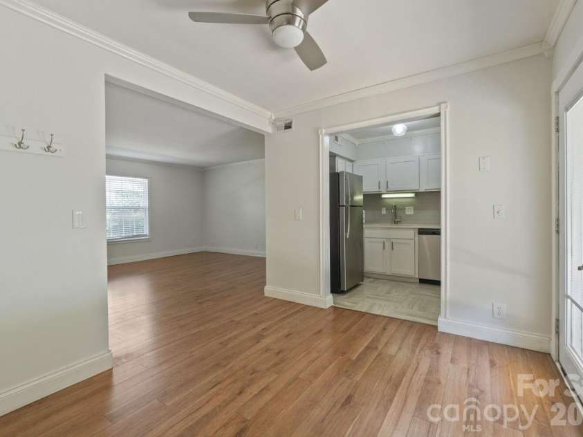 2610 Park Road, Charlotte, NC 28209.  MLS# CAR4383163, YatesRealty ID 6366. 