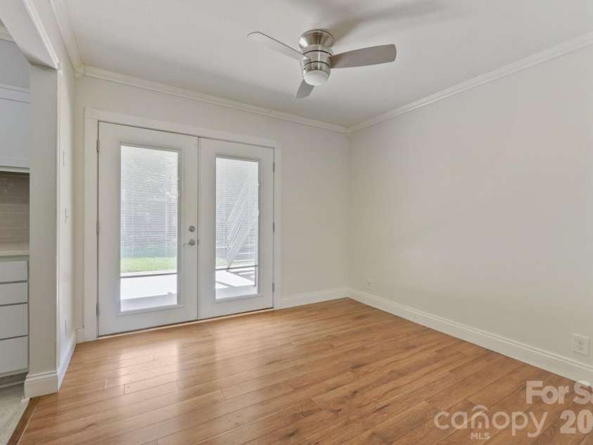 2610 Park Road, Charlotte, NC 28209.  MLS# CAR4383163, YatesRealty ID 6366. 
