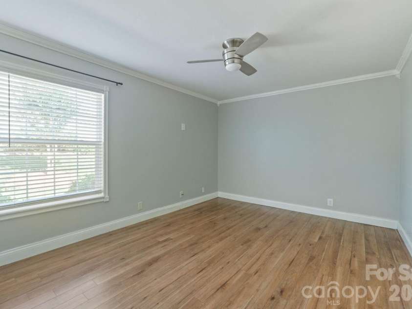2610 Park Road, Charlotte, NC 28209.  MLS# CAR4383163, YatesRealty ID 6366. 