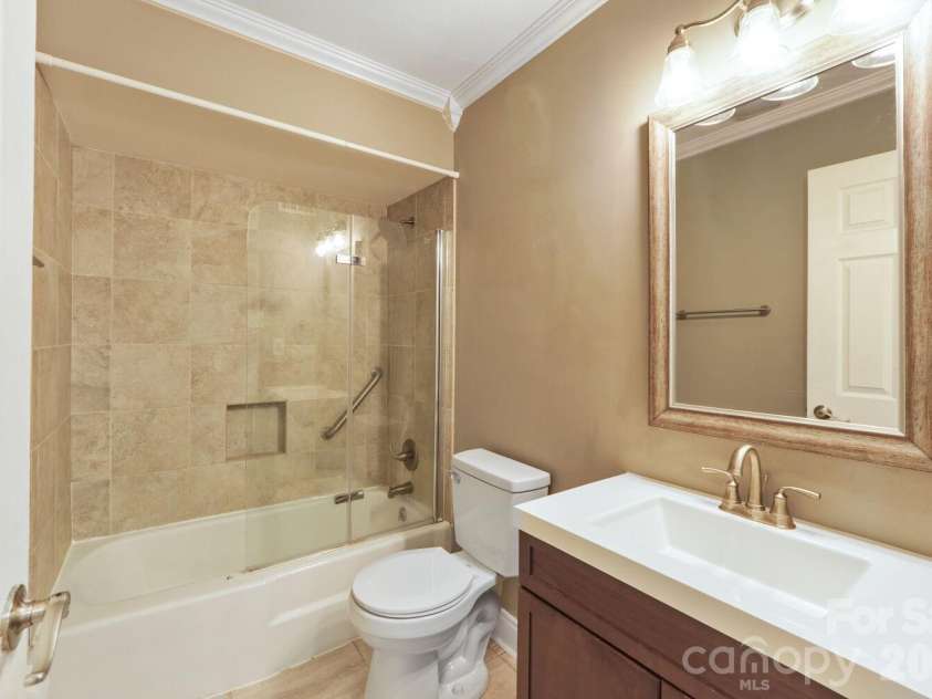 2610 Park Road, Charlotte, NC 28209.  MLS# CAR4383163, YatesRealty ID 6366. 