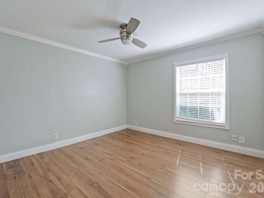 2610 Park Road, Charlotte, NC 28209.  MLS# CAR4383163, YatesRealty ID 6366. 