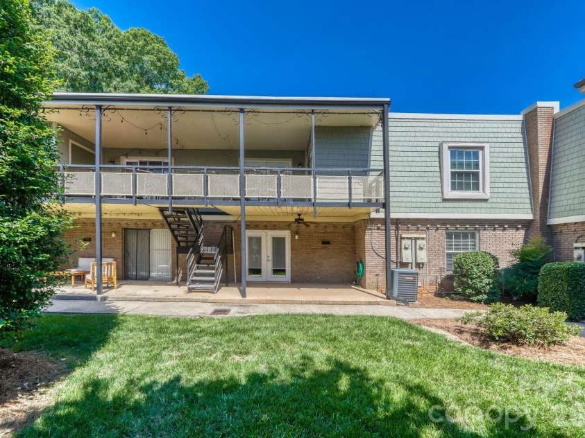 2610 Park Road, Charlotte, NC 28209.  MLS# CAR4383163, YatesRealty ID 6366. 