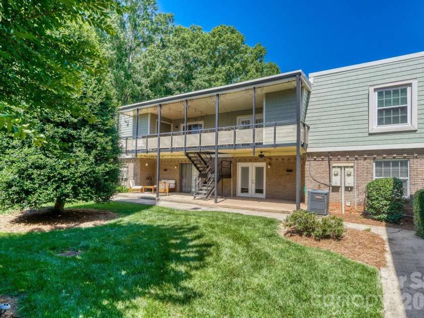 2610 Park Road, Charlotte, NC 28209.  MLS# CAR4383163, YatesRealty ID 6366. 