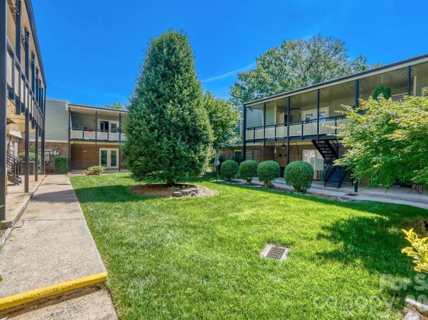 2610 Park Road, Charlotte, NC 28209.  MLS# CAR4383163, YatesRealty ID 6366. 