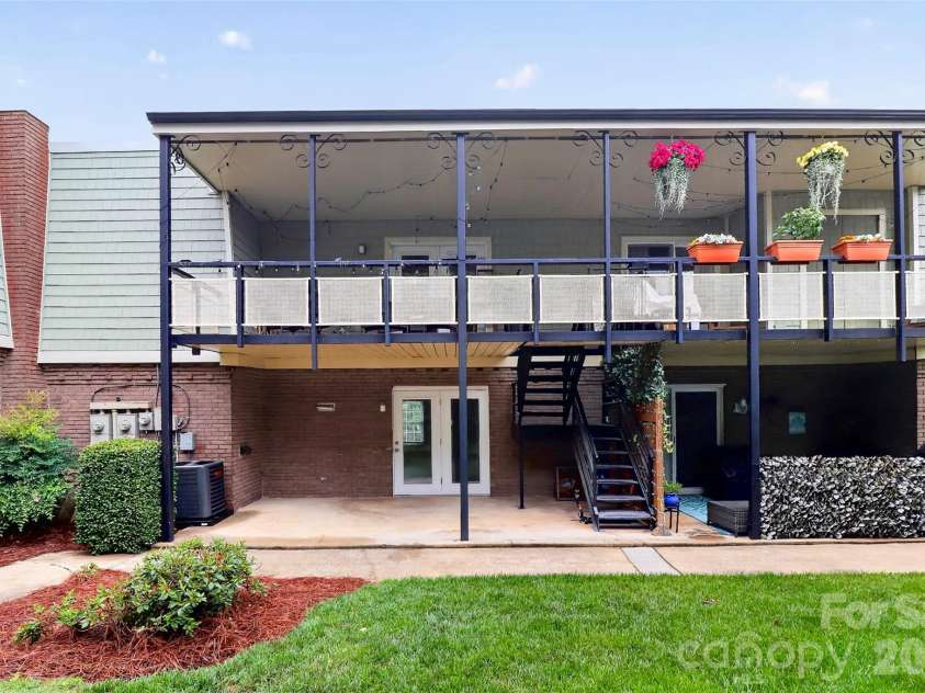 2610 Park Road, Charlotte, NC 28209.  MLS# CAR4383261, YatesRealty ID 6366. 